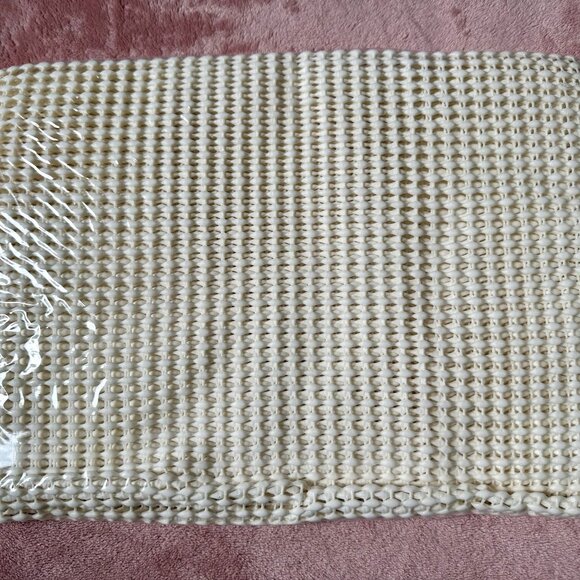 Gorilla Grip Non-Slip Rug Pad For Hard Floors - 2'x3' New in Package - Picture 4 of 4